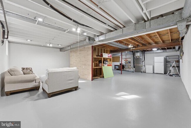 Building Photo - 2302 Tanglevale Dr