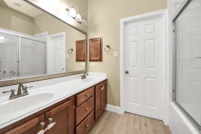 Building Photo - 10342 Solitaire Cir