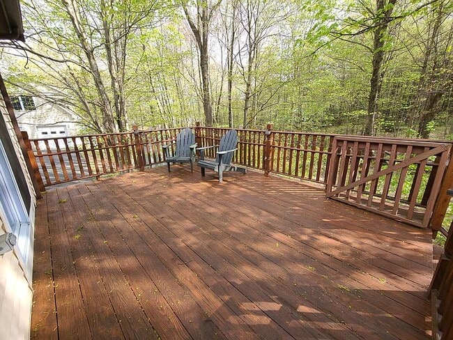 Building Photo - 15 Hoskins Rd