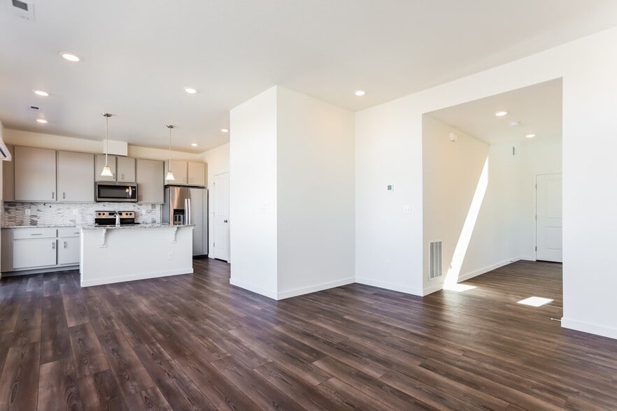 Building Photo - 4653 N Tower Dr
