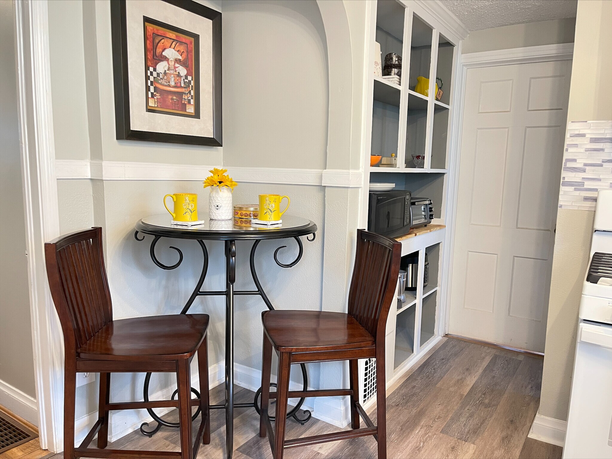 Kitchen breakfast nook - 120 Edgemont Rd