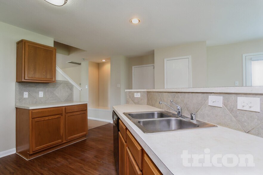 Building Photo - 3643 Fuller Bluff Dr