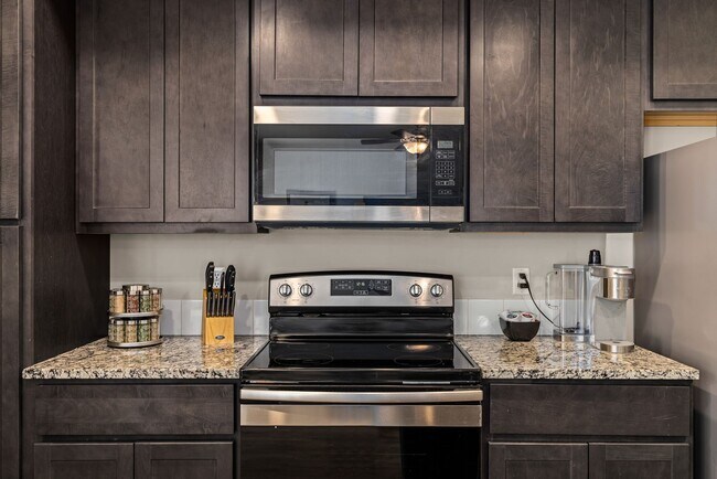 Building Photo - 7353 Summerwinds