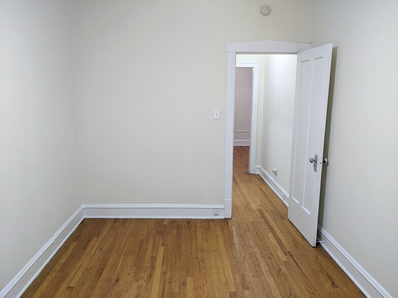 Building Photo - 710 Seward St