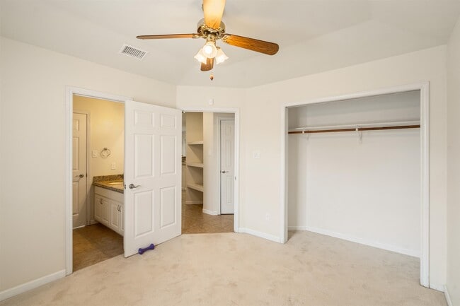 Building Photo - 107 Timber Rock Dr
