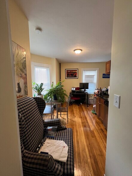 Building Photo - 15 Blake St