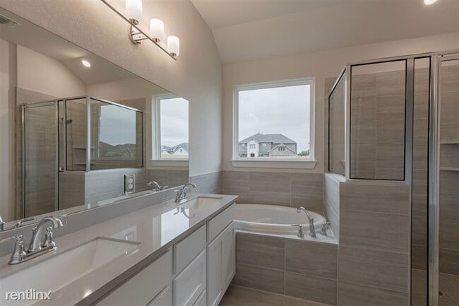 Building Photo - 3804 Sandhill Crane Dr