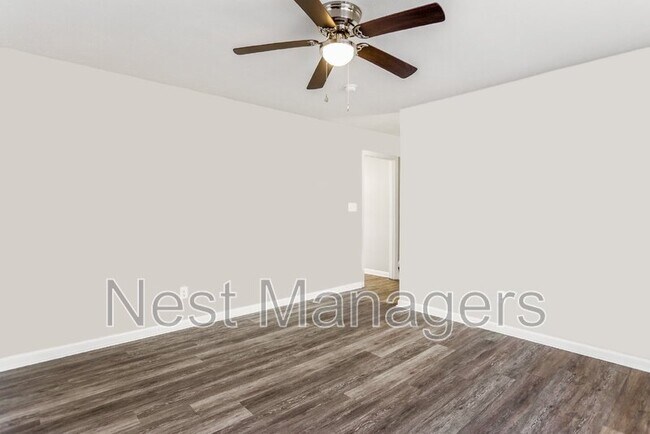 Building Photo - 1089 Essex Pl