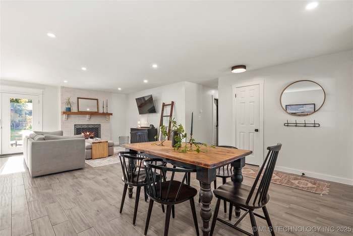 Building Photo - 1709 S Date Ave