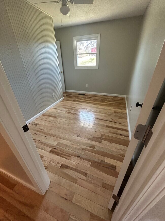 Building Photo - 413 McCarty Hollow Rd