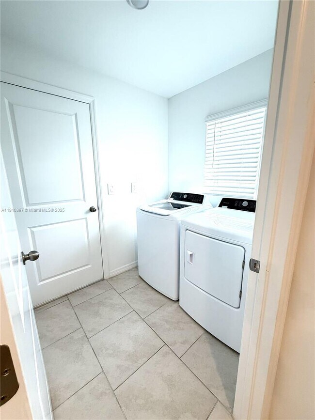 Building Photo - 17448 Monte Isola Wy