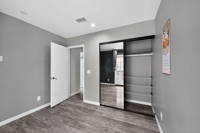 Building Photo - Santee 2 Bedroom 2 Bath Condo with Garage