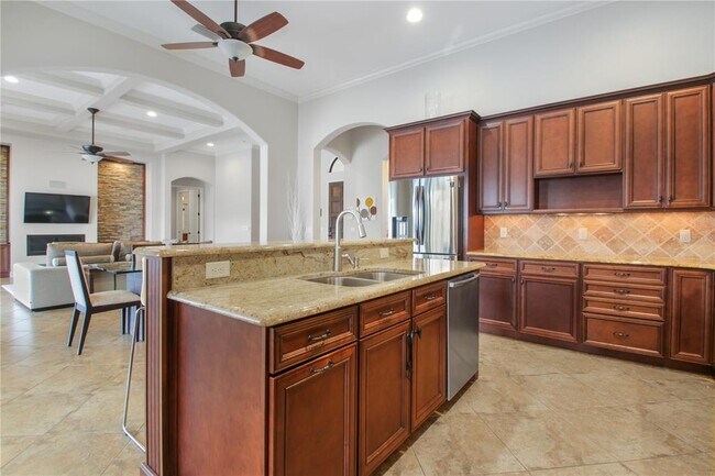 Building Photo - 11820 Waterstone Loop Dr