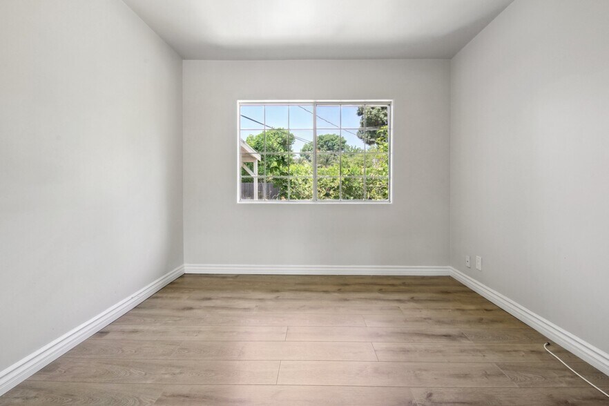 Building Photo - 8835 Paso Robles Ave