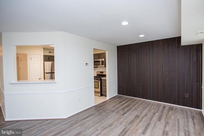 Building Photo - 1739 McNelis Dr