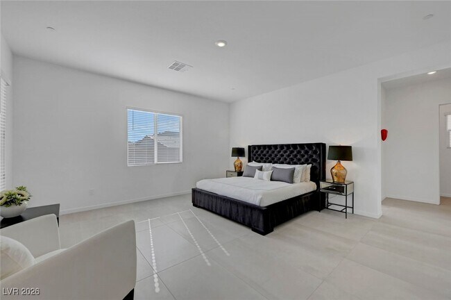 Building Photo - 10851 Mila Lndg Ave