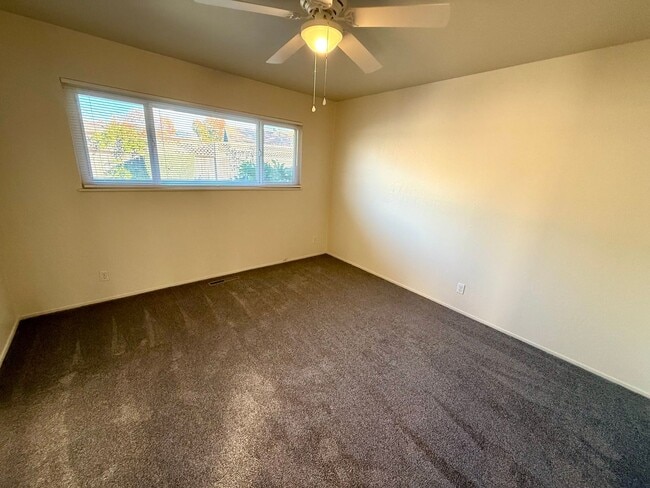 Building Photo - Charming Single-Level Home with Private Yard & Attached Garage!