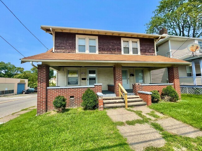 Primary Photo - 136-136 Cleveland St