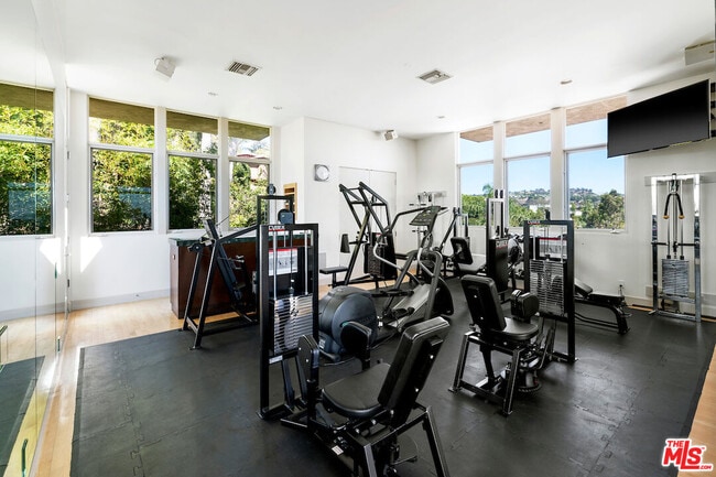 Building Photo - 1436 Summitridge Dr