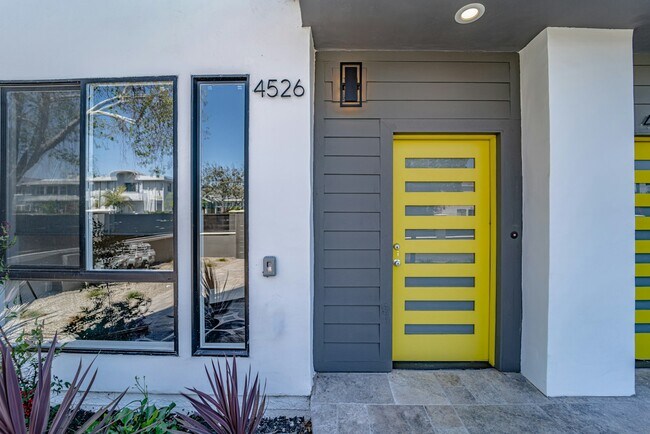 Building Photo - 4532 St Charles Pl