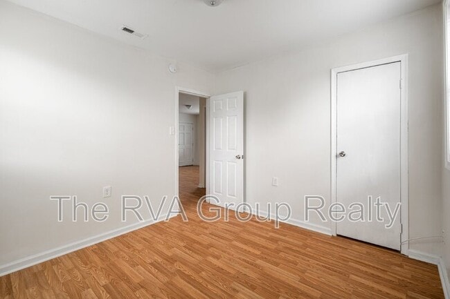 Building Photo - 1801 Keswick Avenue