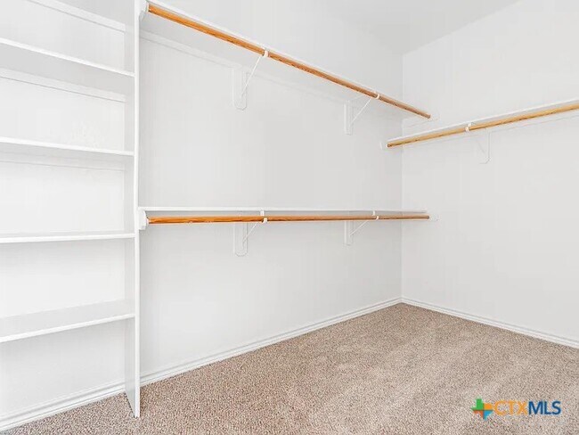 Building Photo - 602 Dred Roger Circle