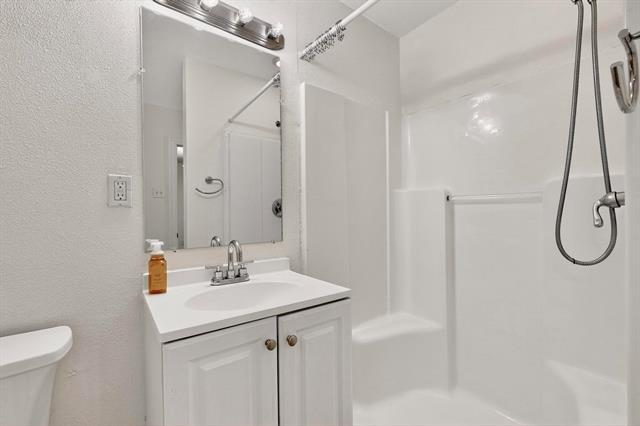 Building Photo - 5645 Santa Fe Ave