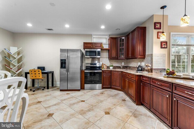 Building Photo - 43176 Tall Pines Ct