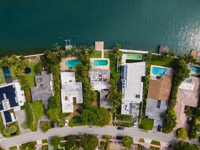 Building Photo - 275 N Shore Dr
