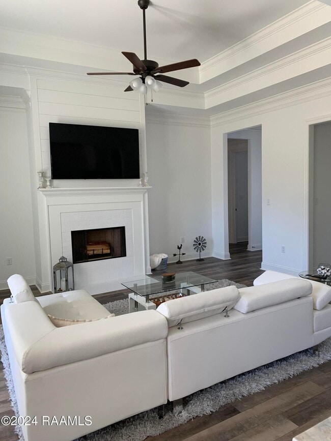 Building Photo - 304 San Sebastian Dr