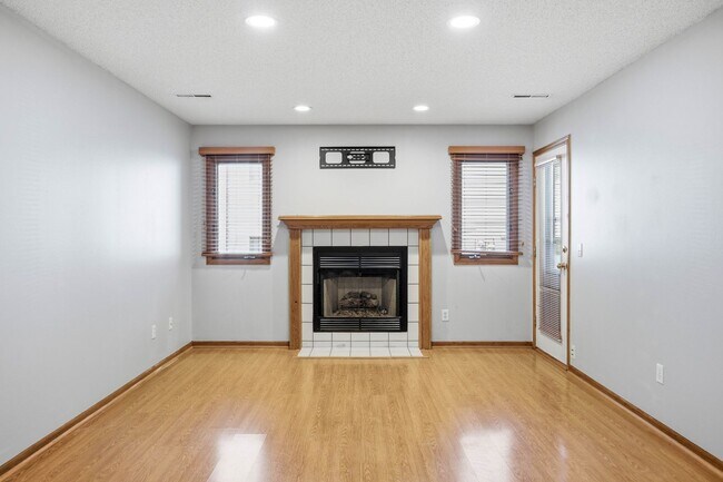 Building Photo - Ankeny Condo for Rent