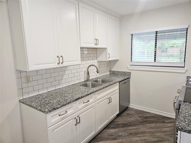 Building Photo - 6908 Sunflower Cir N