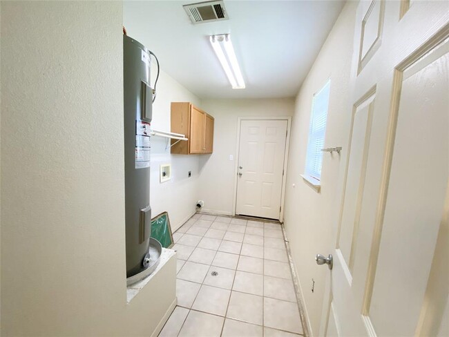 Building Photo - 8701 US-77
