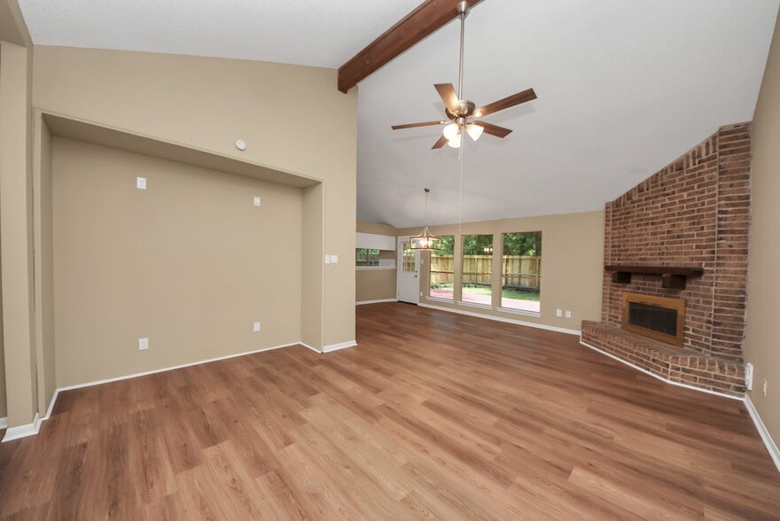 Building Photo - 15 Brentwood Oaks Ct