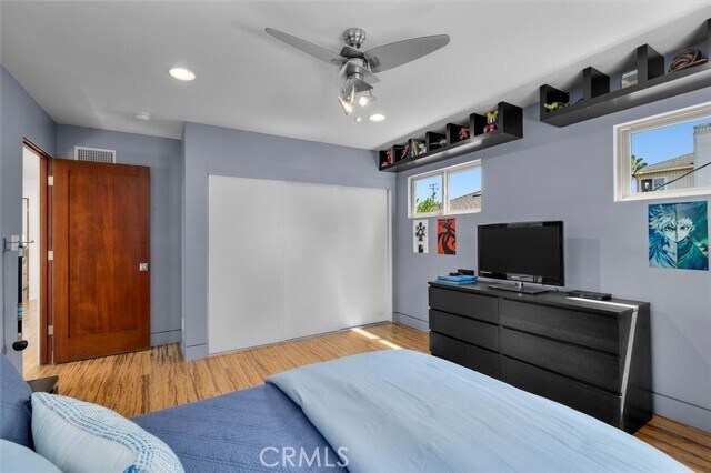Building Photo - 330 Calle de Arboles