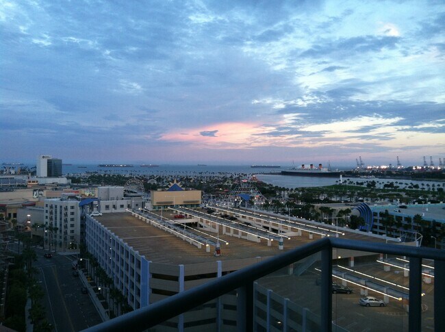 Building Photo - Downtown Long Beach - West Ocean - 1 Bedro...
