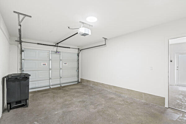 Building Photo - 5911 Seagrape Dr