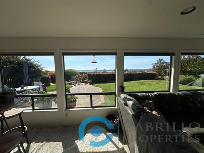 Building Photo - 2620 Deerpark Dr