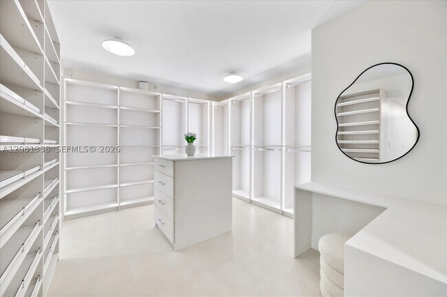 Building Photo - 19355 Turnberry Way