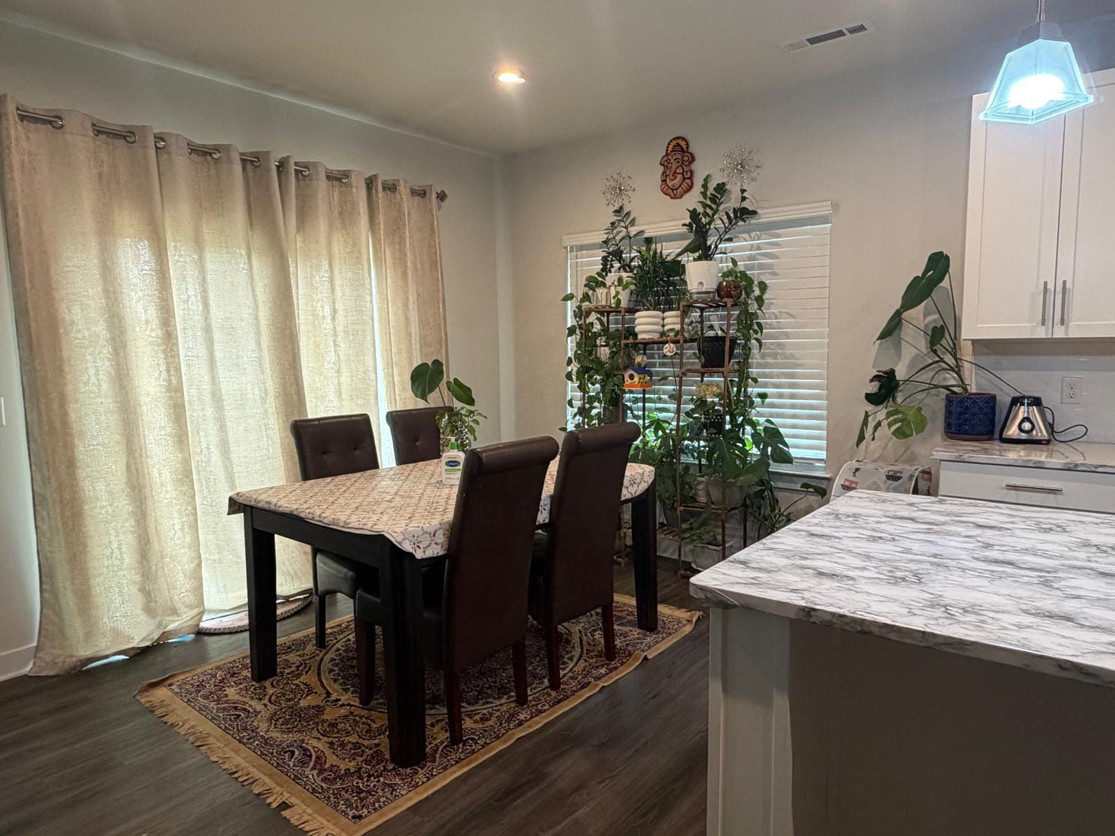 Building Photo - 300 Finnegan Ct