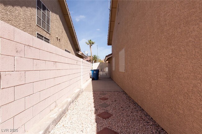 Building Photo - 185 Laguna Landing Dr