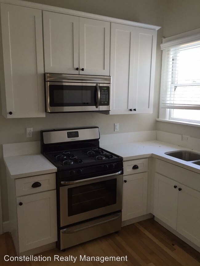 Building Photo - 2131 Albatross St