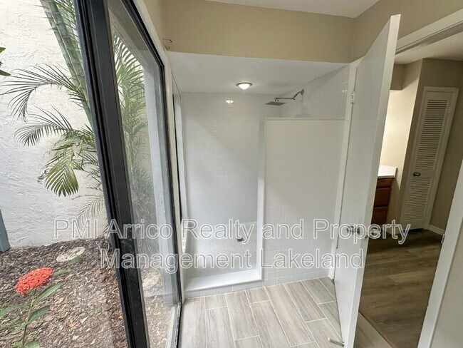 Building Photo - 6576 Sweetbriar Ln