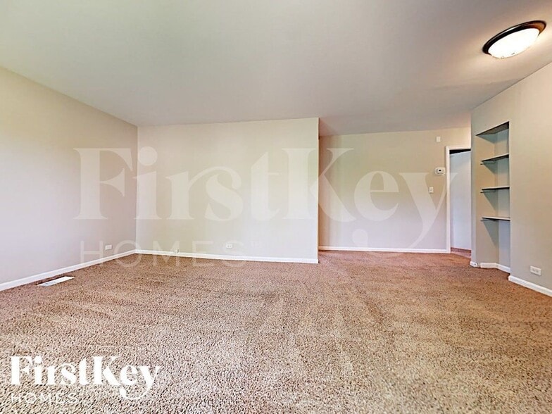 Building Photo - 254 E Wayne Pl