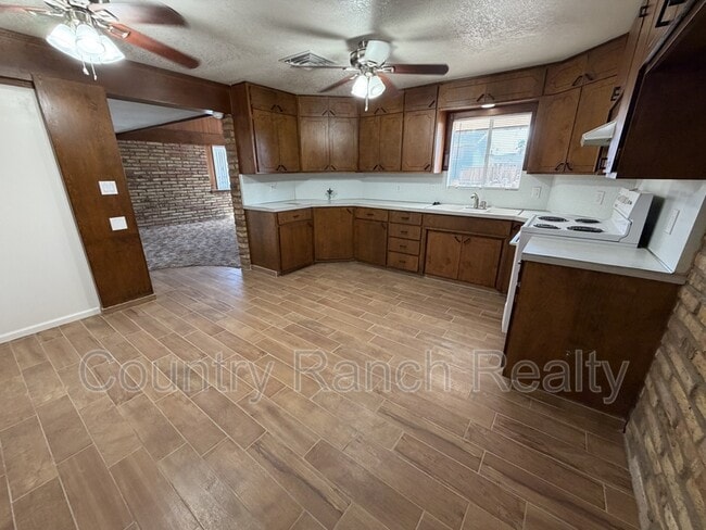 Building Photo - 1044 Paradise Dr