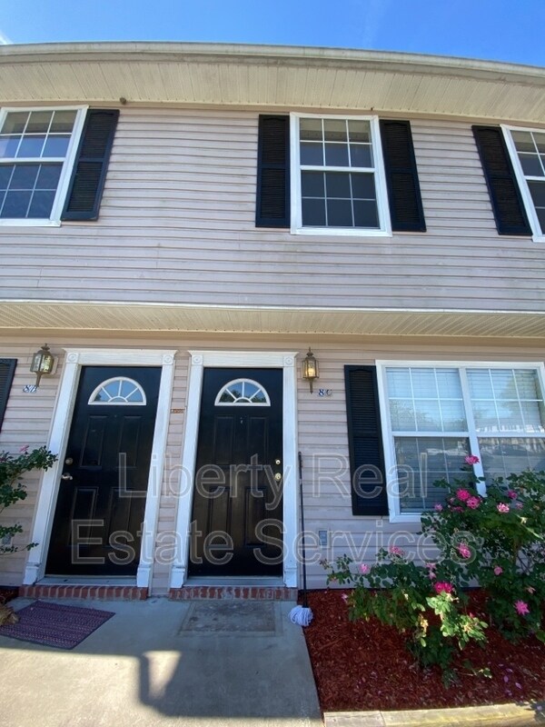 Building Photo - 1100 Pineland Ave