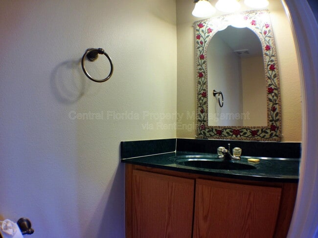 Building Photo - 4437 Stonemeadow Dr