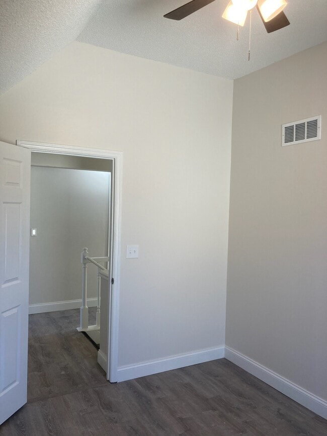 Building Photo - 6 Ram Ct