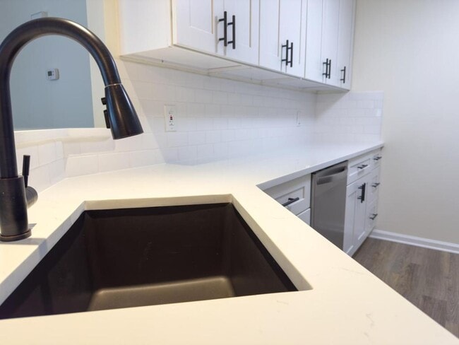 Building Photo - 7276- Sauerkraut Ln