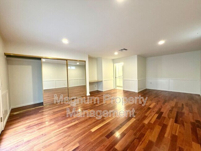 Building Photo - 23775 Cruise Cir Dr